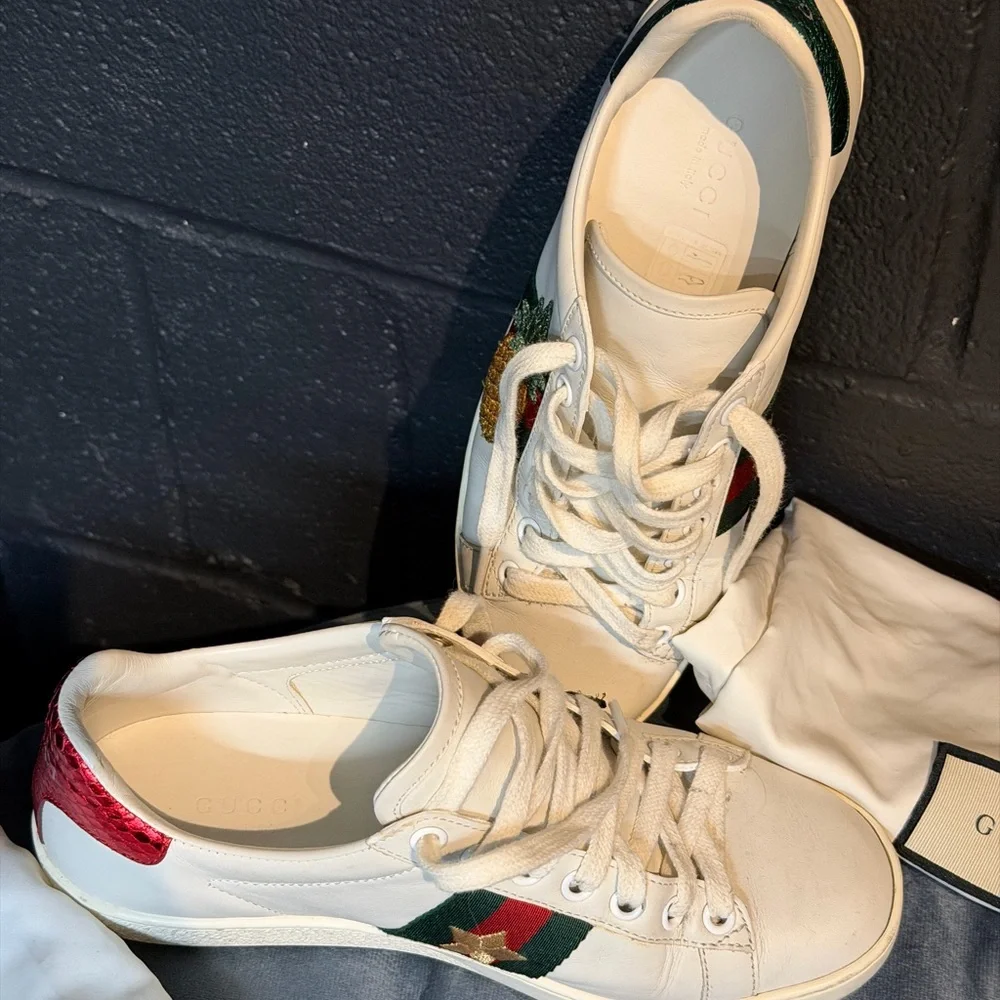 Gucci White Leather Interior - Picture 2 of 6